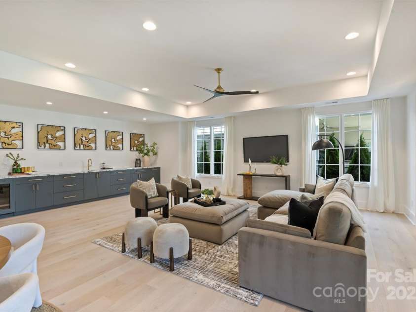 3473 Willow Oak Road, Charlotte, NC 28209.  MLS# CAR4247544, YatesRealty ID 9934. 