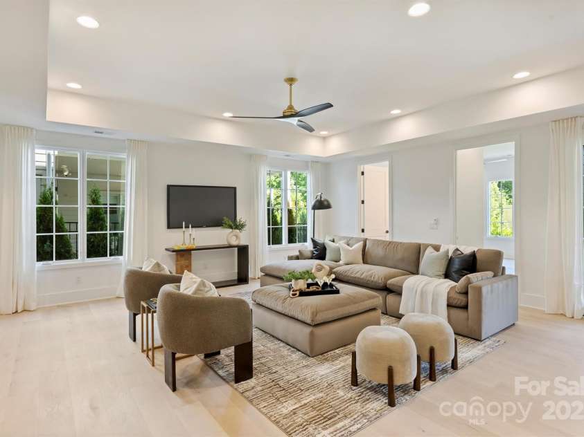 3473 Willow Oak Road, Charlotte, NC 28209.  MLS# CAR4247544, YatesRealty ID 9934. 