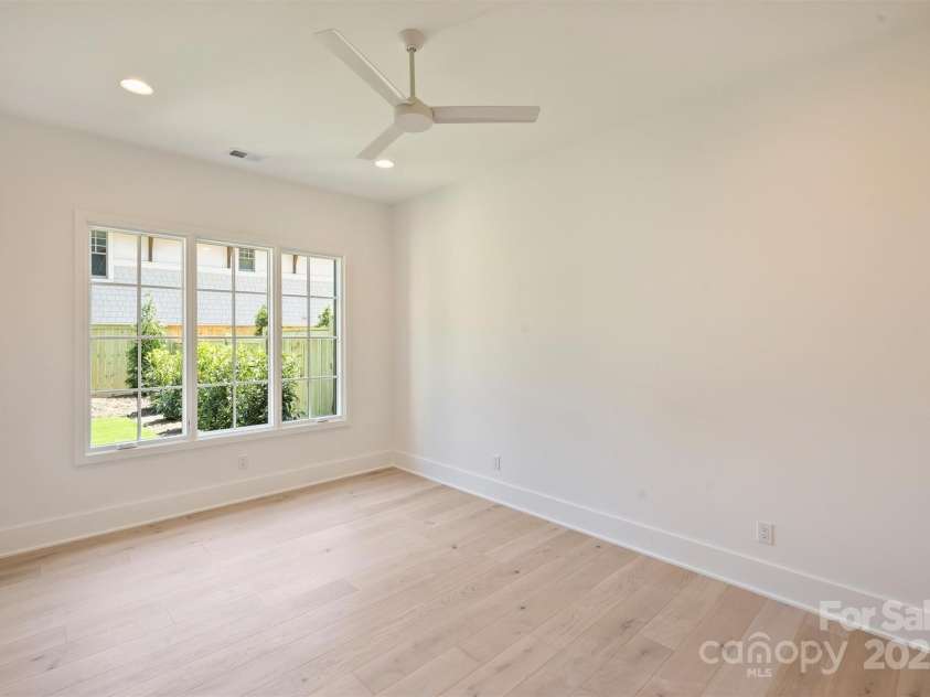 3473 Willow Oak Road, Charlotte, NC 28209.  MLS# CAR4247544, YatesRealty ID 9934. 