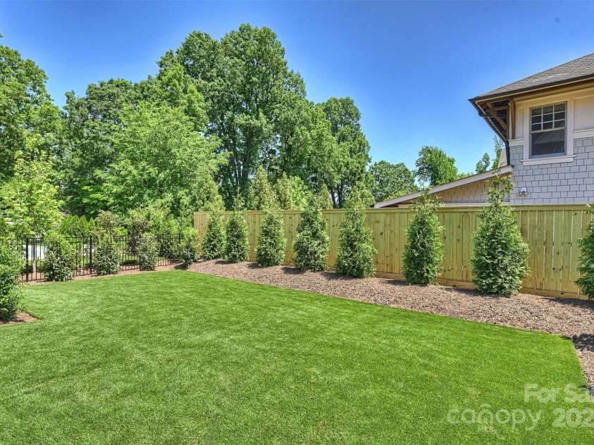 3473 Willow Oak Road, Charlotte, NC 28209.  MLS# CAR4247544, YatesRealty ID 9934. 