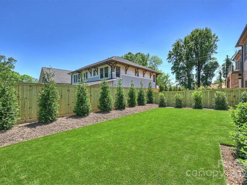 3473 Willow Oak Road, Charlotte, NC 28209.  MLS# CAR4247544, YatesRealty ID 9934. 