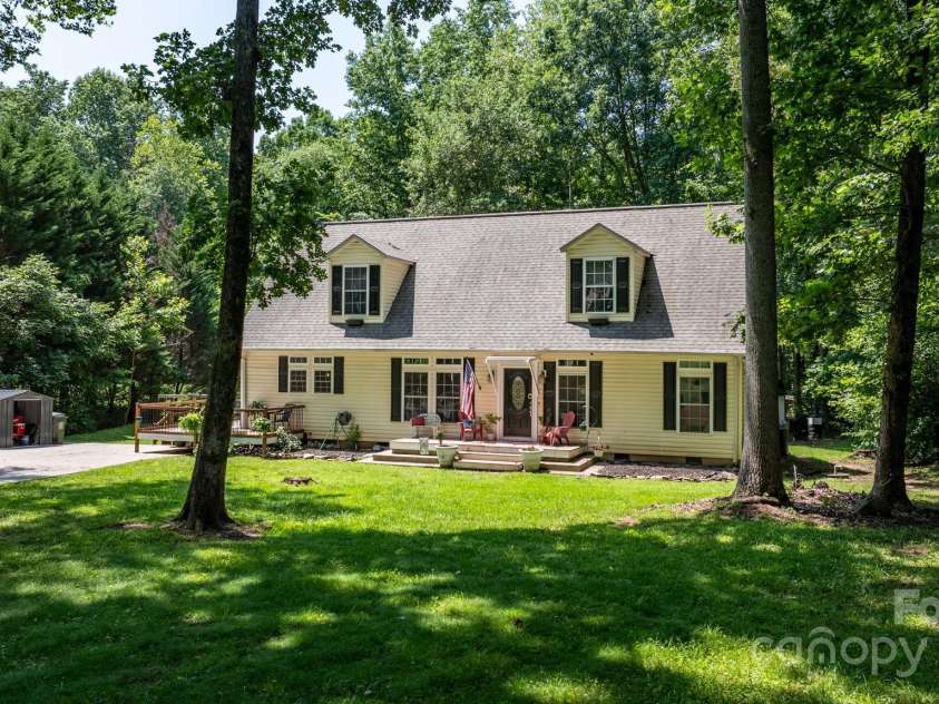 7648 Forest Oak Drive, Denver, NC 28037.  MLS# CAR4276492, YatesRealty ID 9935. 