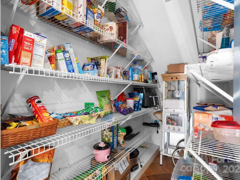 7648 Forest Oak Drive, Denver, NC 28037.  MLS# CAR4276492, YatesRealty ID 9935. 