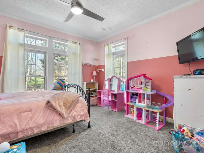 7648 Forest Oak Drive, Denver, NC 28037.  MLS# CAR4276492, YatesRealty ID 9935. 