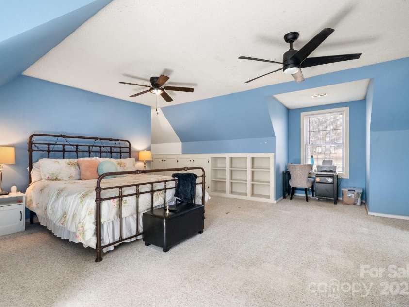 7648 Forest Oak Drive, Denver, NC 28037.  MLS# CAR4276492, YatesRealty ID 9935. 