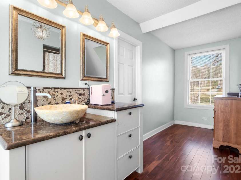 7648 Forest Oak Drive, Denver, NC 28037.  MLS# CAR4276492, YatesRealty ID 9935. 