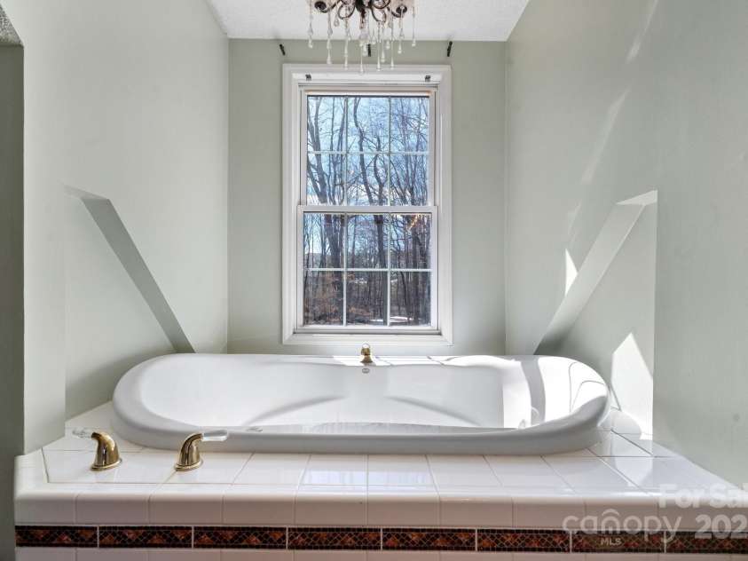 7648 Forest Oak Drive, Denver, NC 28037.  MLS# CAR4276492, YatesRealty ID 9935. 