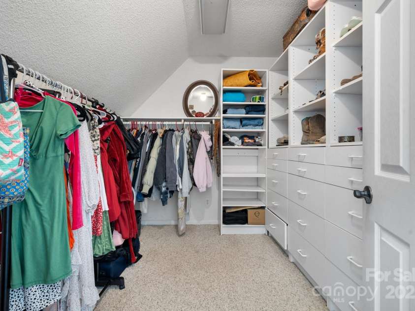 7648 Forest Oak Drive, Denver, NC 28037.  MLS# CAR4276492, YatesRealty ID 9935. 