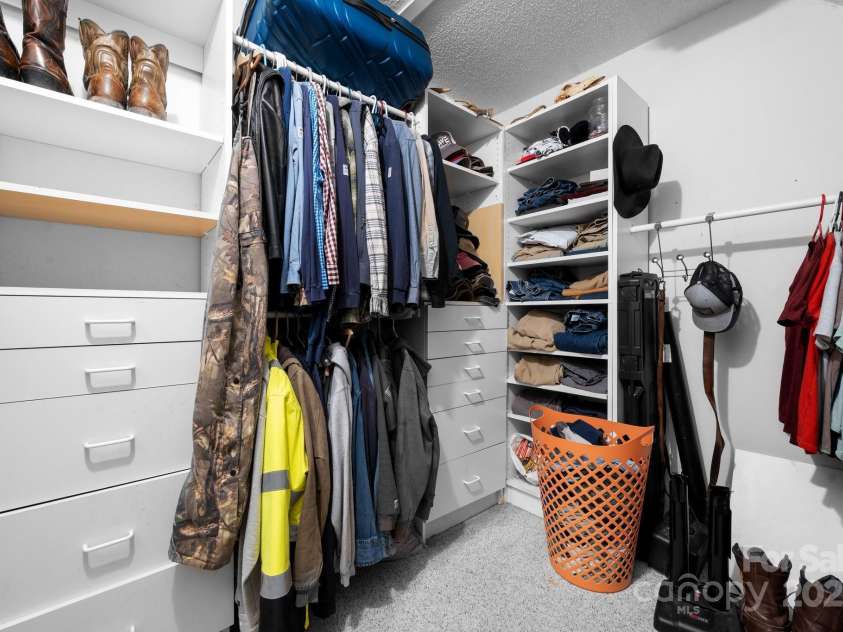 7648 Forest Oak Drive, Denver, NC 28037.  MLS# CAR4276492, YatesRealty ID 9935. 