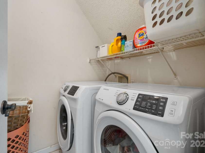 7648 Forest Oak Drive, Denver, NC 28037.  MLS# CAR4276492, YatesRealty ID 9935. 