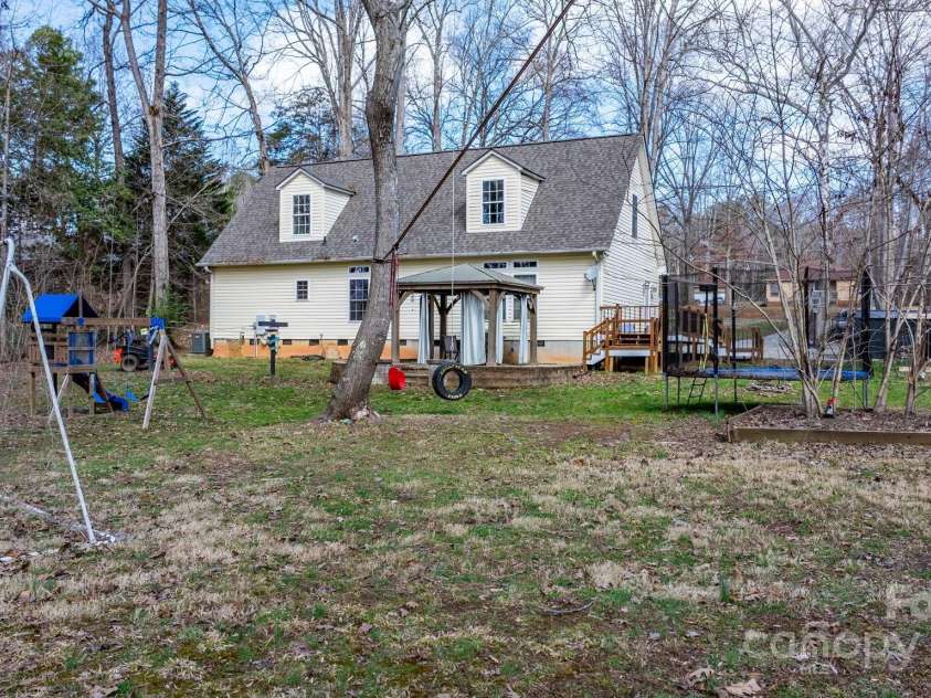 7648 Forest Oak Drive, Denver, NC 28037.  MLS# CAR4276492, YatesRealty ID 9935. 