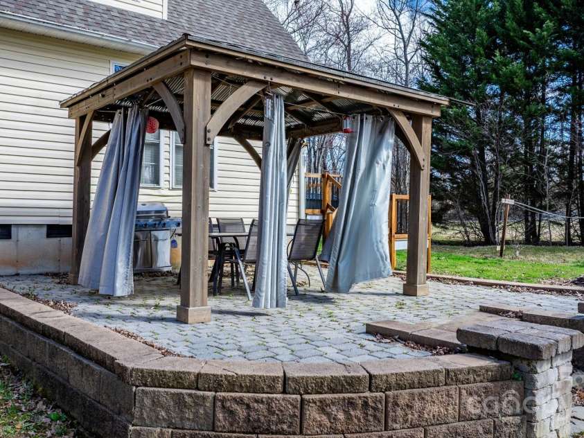 7648 Forest Oak Drive, Denver, NC 28037.  MLS# CAR4276492, YatesRealty ID 9935. 