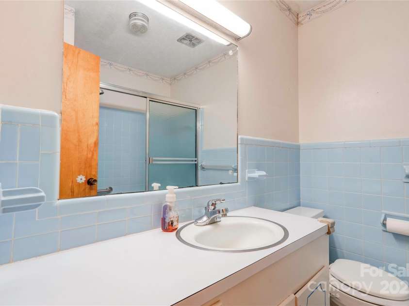 4029 Fallston Road, Shelby, NC 28150.  MLS# CAR4306182, YatesRealty ID 9936. Bathroom 2