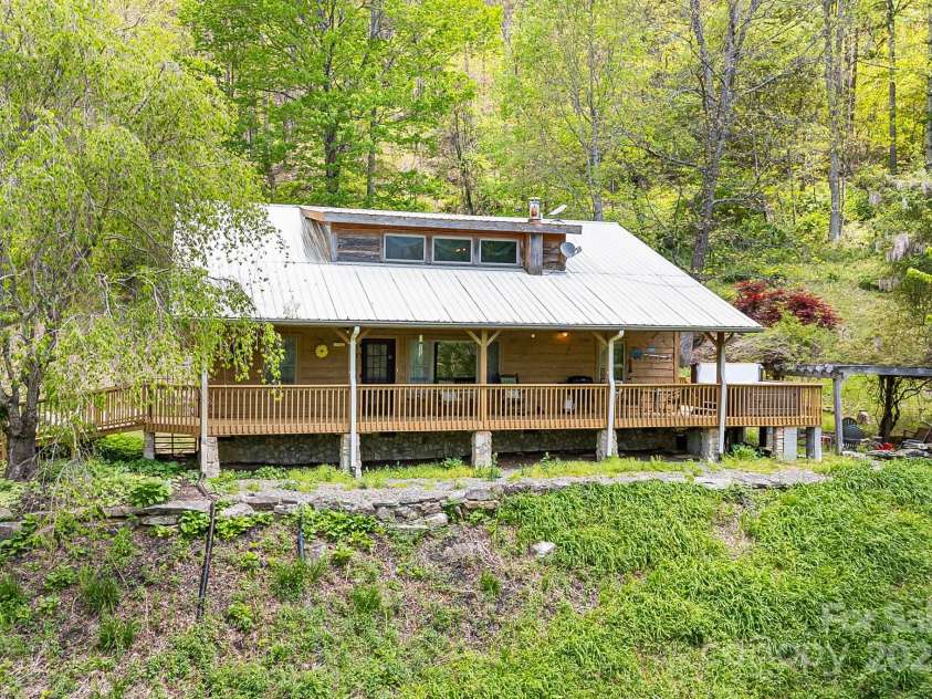 620 Mason Branch Road, Bryson City, NC 28713.  MLS# CAR4246489, YatesRealty ID 9936. 