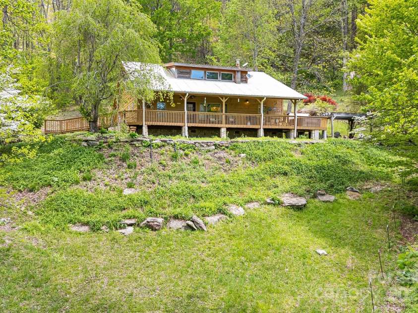 620 Mason Branch Road, Bryson City, NC 28713.  MLS# CAR4246489, YatesRealty ID 9936. 