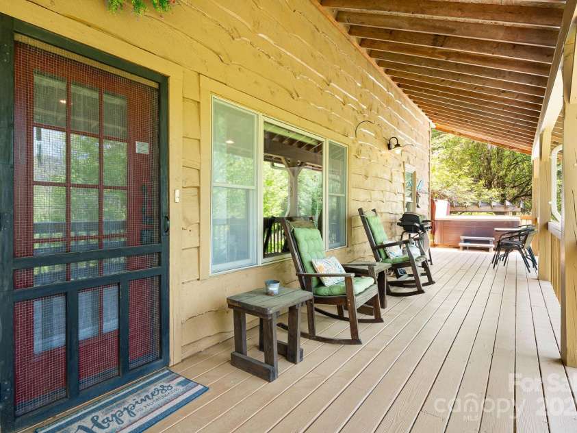 620 Mason Branch Road, Bryson City, NC 28713.  MLS# CAR4246489, YatesRealty ID 9936. 