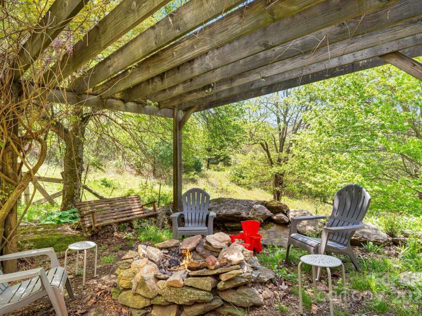 620 Mason Branch Road, Bryson City, NC 28713.  MLS# CAR4246489, YatesRealty ID 9936. 