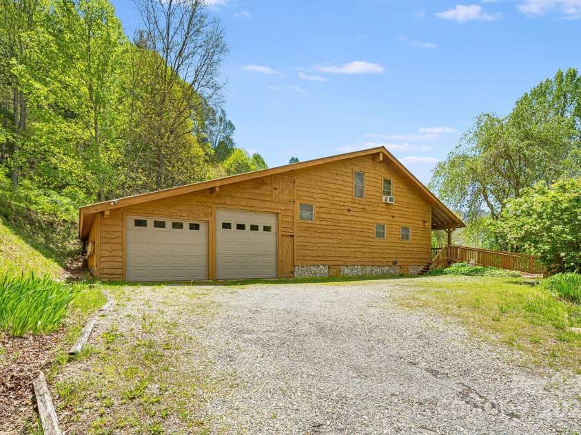 620 Mason Branch Road, Bryson City, NC 28713.  MLS# CAR4246489, YatesRealty ID 9936. 