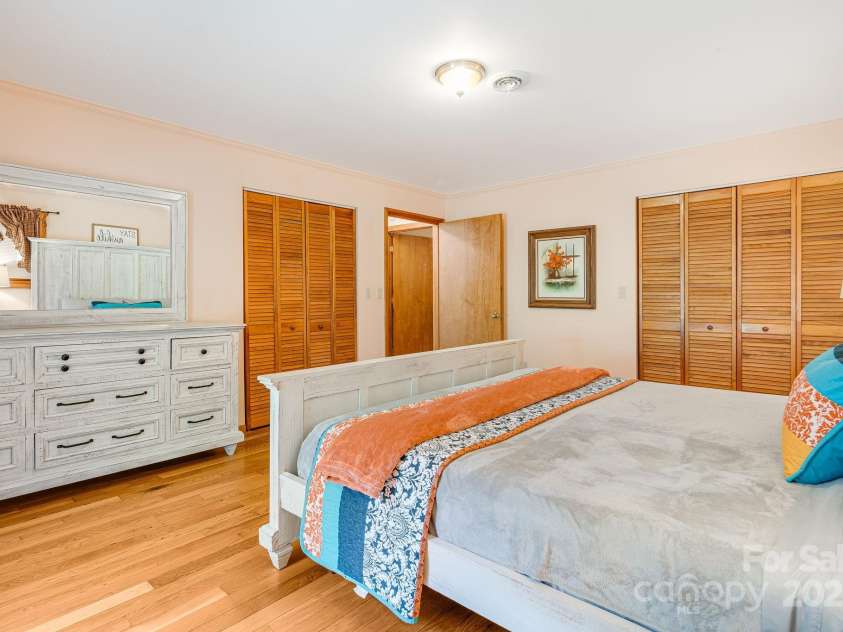 620 Mason Branch Road, Bryson City, NC 28713.  MLS# CAR4246489, YatesRealty ID 9936. Primary Bedroom-Main level