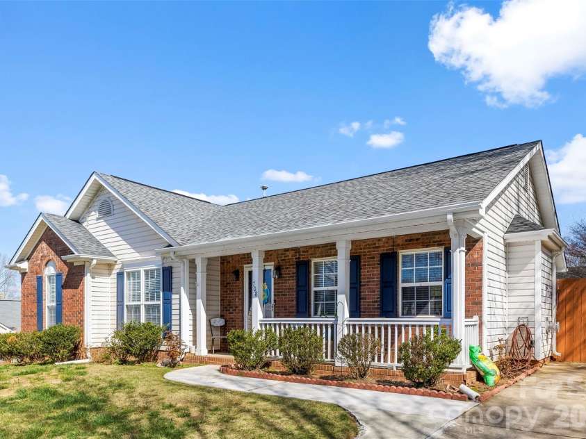 708 Peregrine Court, Gastonia, NC 28056.  MLS# CAR4355704, YatesRealty ID 9937. 