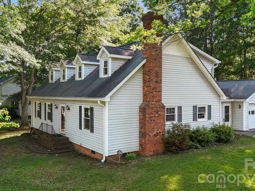 1107 Hardin Drive, Shelby, NC 28150.  MLS# CAR4364752, YatesRealty ID 9938. 