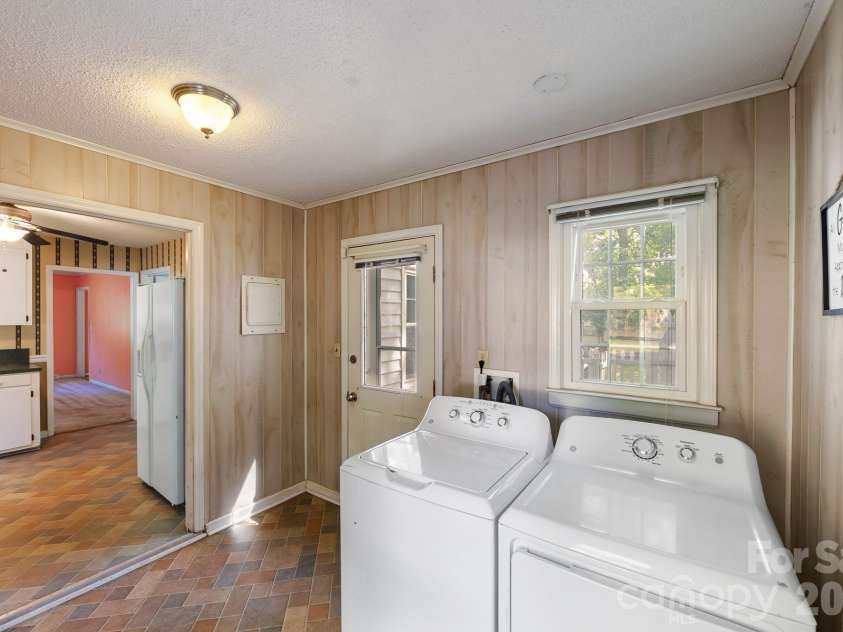 1107 Hardin Drive, Shelby, NC 28150.  MLS# CAR4364752, YatesRealty ID 9938. 