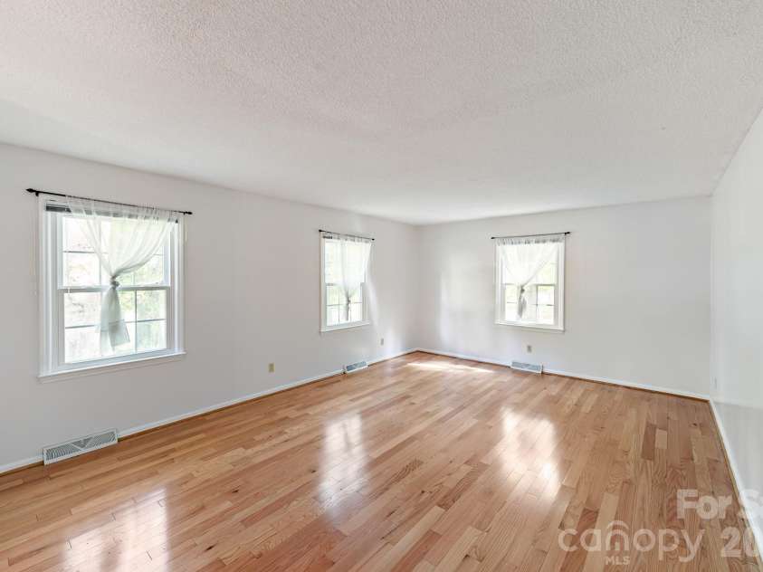1107 Hardin Drive, Shelby, NC 28150.  MLS# CAR4364752, YatesRealty ID 9938. 