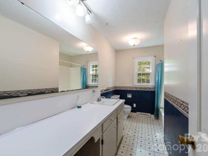 1107 Hardin Drive, Shelby, NC 28150.  MLS# CAR4364752, YatesRealty ID 9938. 