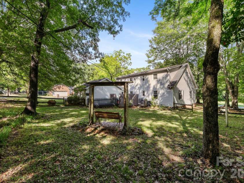 1107 Hardin Drive, Shelby, NC 28150.  MLS# CAR4364752, YatesRealty ID 9938. 