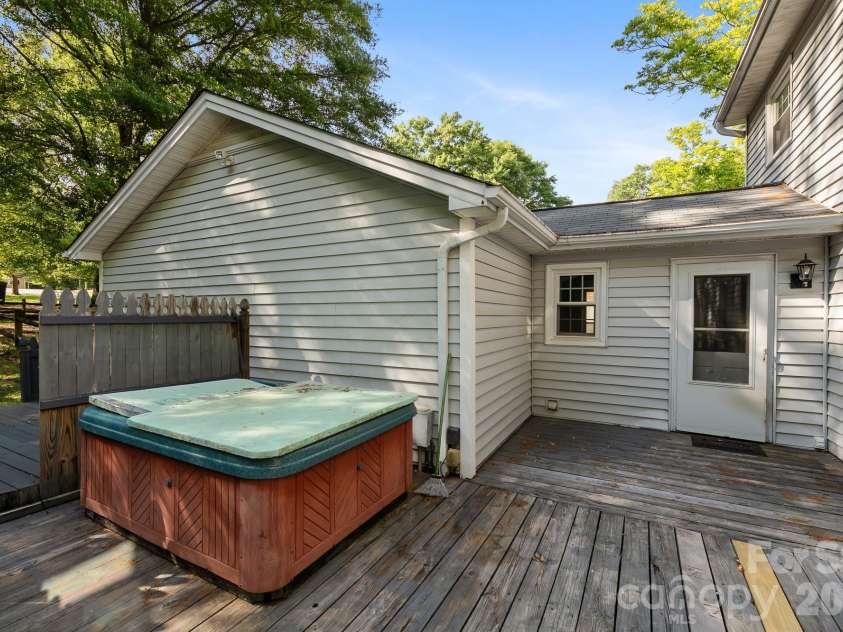 1107 Hardin Drive, Shelby, NC 28150.  MLS# CAR4364752, YatesRealty ID 9938. 