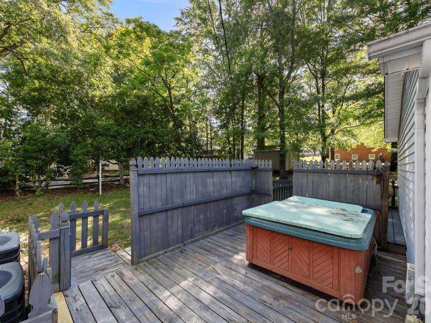 1107 Hardin Drive, Shelby, NC 28150.  MLS# CAR4364752, YatesRealty ID 9938. 