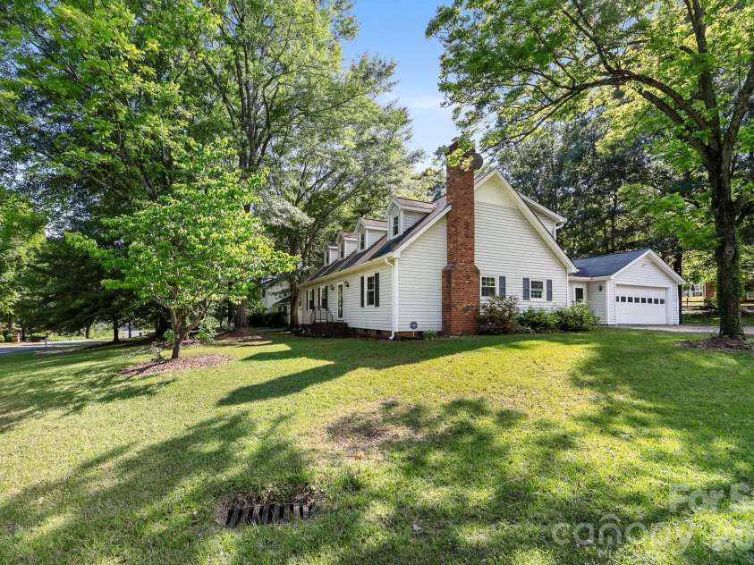 1107 Hardin Drive, Shelby, NC 28150.  MLS# CAR4364752, YatesRealty ID 9938. 