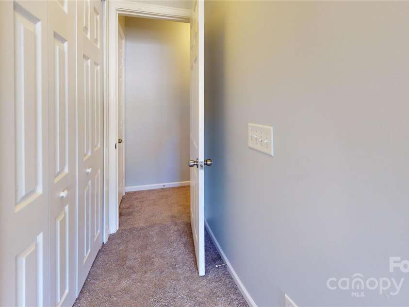 11630 Retriever Way, Charlotte, NC 28269.  MLS# CAR4240929, YatesRealty ID 9939. 