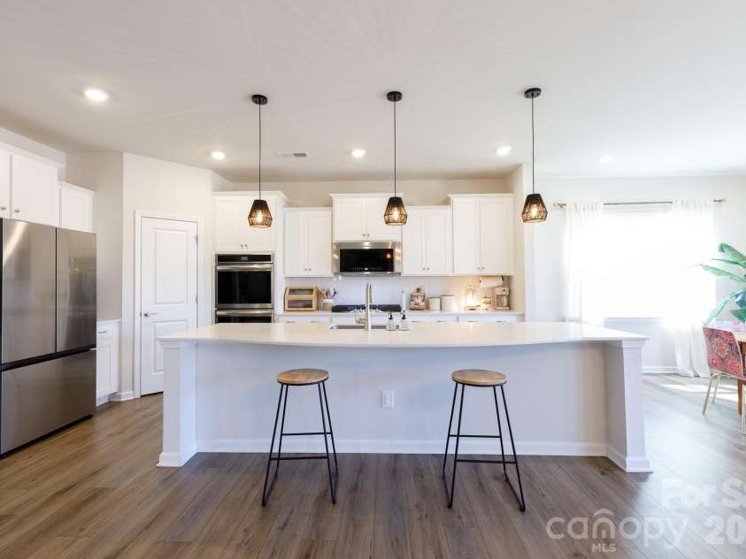 2138 Bowie Stone Court, Fort Mill, SC 29715.  MLS# CAR4355839, YatesRealty ID 9939. Kitchen