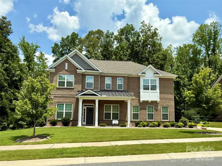 2044 Sweet William Drive, Harrisburg, NC 28075.  MLS# CAR4149349, YatesRealty ID 9940. Welcome Home