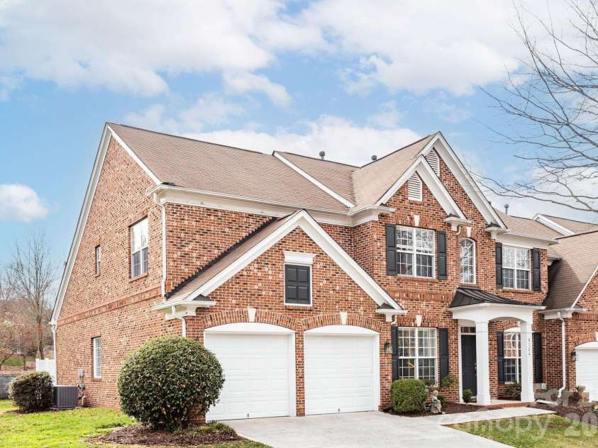 8124 Oratorio Place, Charlotte, NC 28270.  MLS# CAR4350874, YatesRealty ID 9940. 