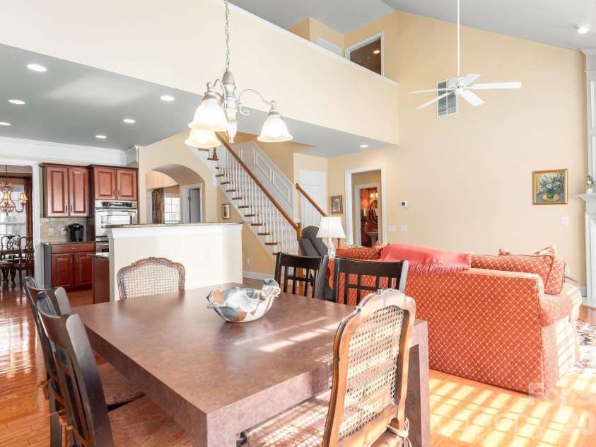 8124 Oratorio Place, Charlotte, NC 28270.  MLS# CAR4350874, YatesRealty ID 9940. 