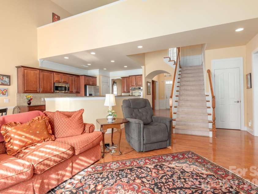 8124 Oratorio Place, Charlotte, NC 28270.  MLS# CAR4350874, YatesRealty ID 9940. 