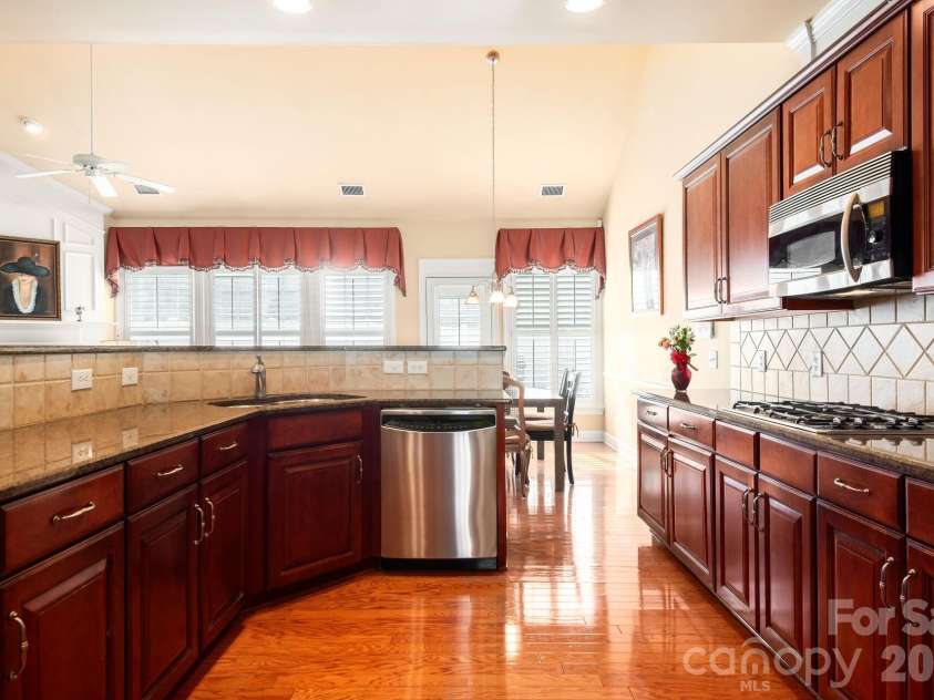 8124 Oratorio Place, Charlotte, NC 28270.  MLS# CAR4350874, YatesRealty ID 9940. 