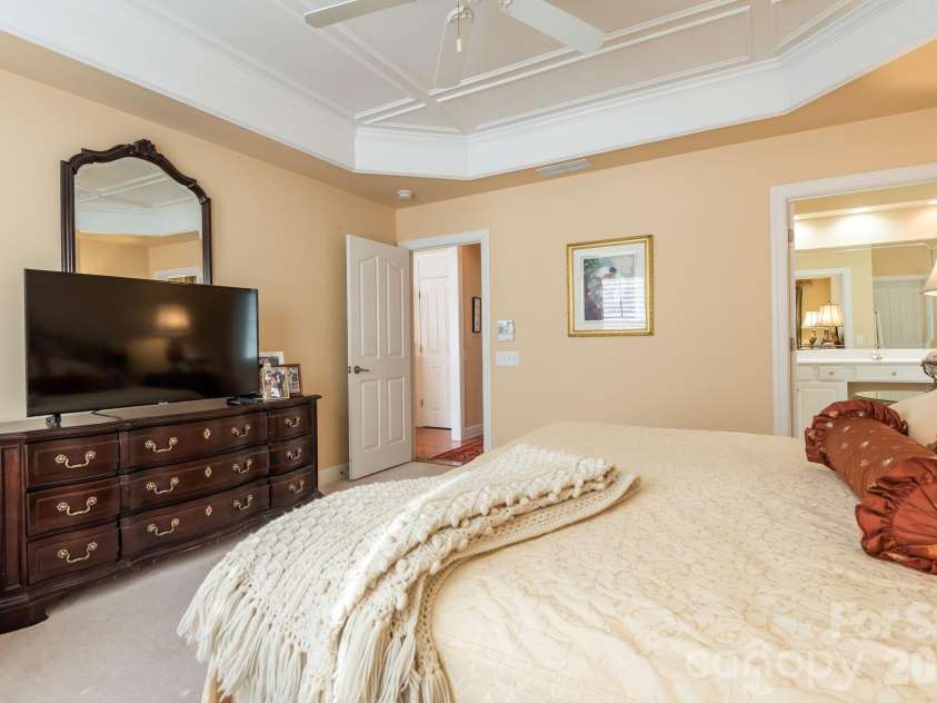 8124 Oratorio Place, Charlotte, NC 28270.  MLS# CAR4350874, YatesRealty ID 9940. 