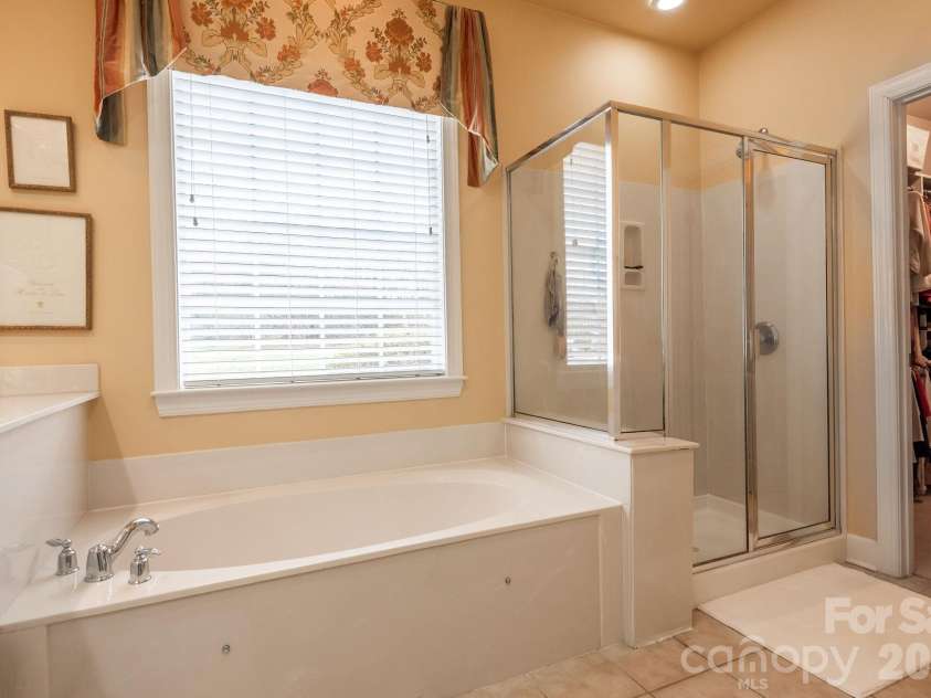 8124 Oratorio Place, Charlotte, NC 28270.  MLS# CAR4350874, YatesRealty ID 9940. 