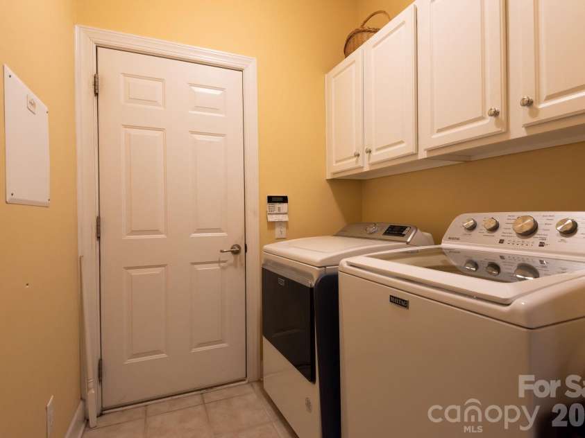 8124 Oratorio Place, Charlotte, NC 28270.  MLS# CAR4350874, YatesRealty ID 9940. 