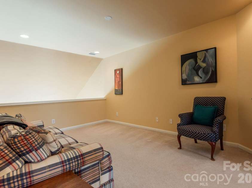 8124 Oratorio Place, Charlotte, NC 28270.  MLS# CAR4350874, YatesRealty ID 9940. 