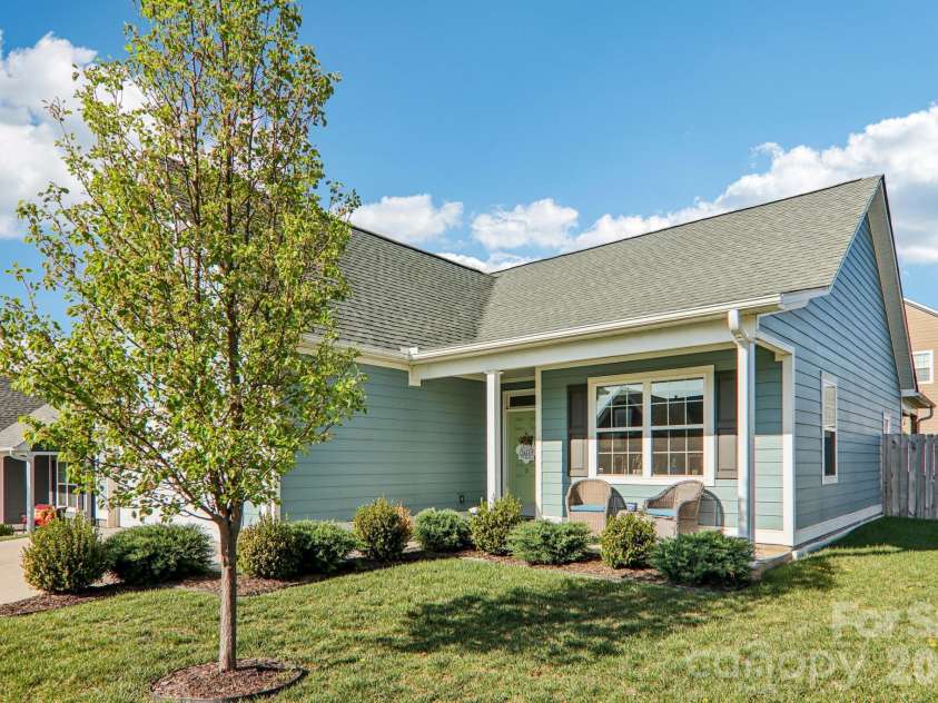3 Montaugue Street, Arden, NC 28704.  MLS# CAR4361194, YatesRealty ID 9942. 