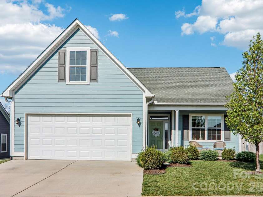 3 Montaugue Street, Arden, NC 28704.  MLS# CAR4361194, YatesRealty ID 9942. 