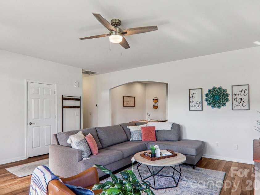 3 Montaugue Street, Arden, NC 28704.  MLS# CAR4361194, YatesRealty ID 9942. 