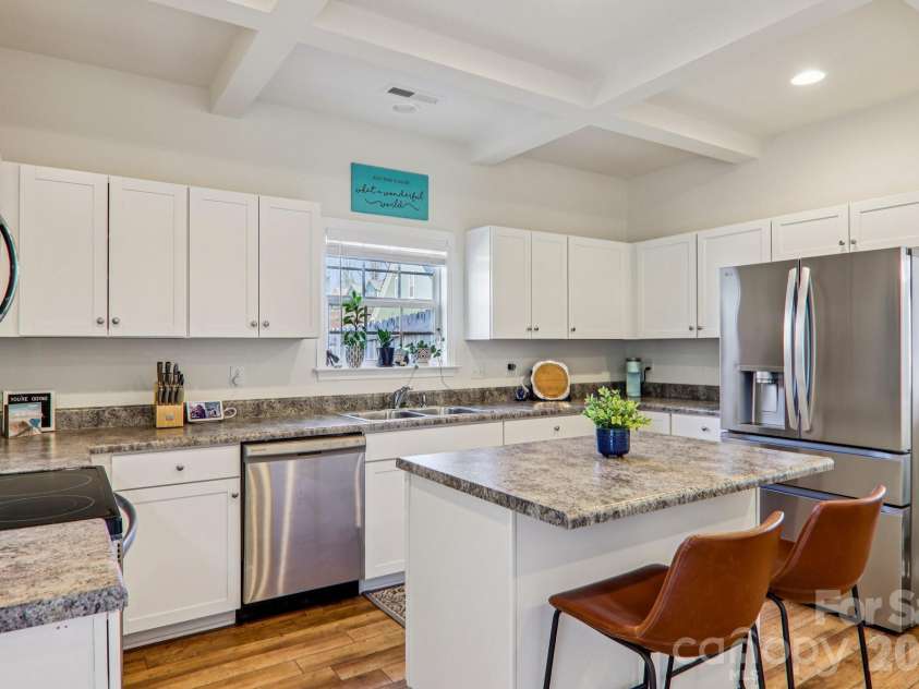 3 Montaugue Street, Arden, NC 28704.  MLS# CAR4361194, YatesRealty ID 9942. 