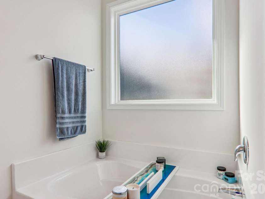 3 Montaugue Street, Arden, NC 28704.  MLS# CAR4361194, YatesRealty ID 9942. 