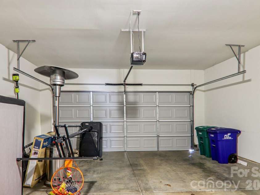 3 Montaugue Street, Arden, NC 28704.  MLS# CAR4361194, YatesRealty ID 9942. 