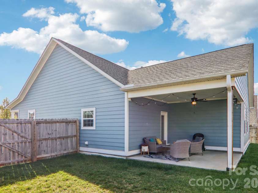 3 Montaugue Street, Arden, NC 28704.  MLS# CAR4361194, YatesRealty ID 9942. 
